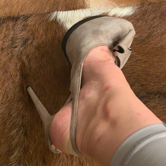 Italian Grey Suede Pumps - Picture 4 of 4